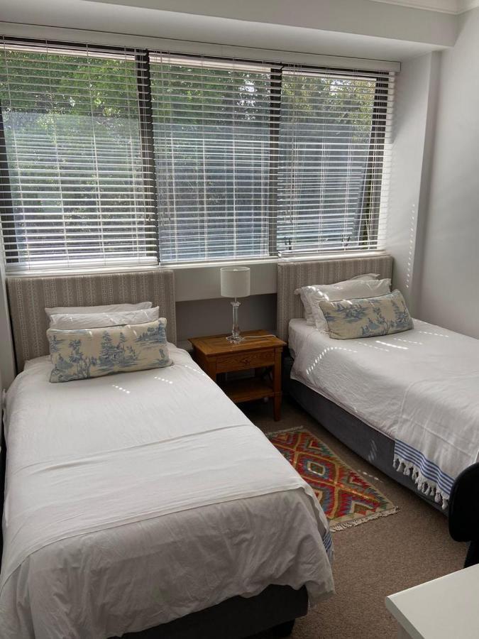 Modern, Centrally Located Dorp Street Apartment Stellenbosch Eksteriør billede