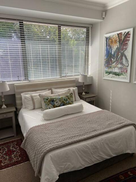 Modern, Centrally Located Dorp Street Apartment Stellenbosch Eksteriør billede
