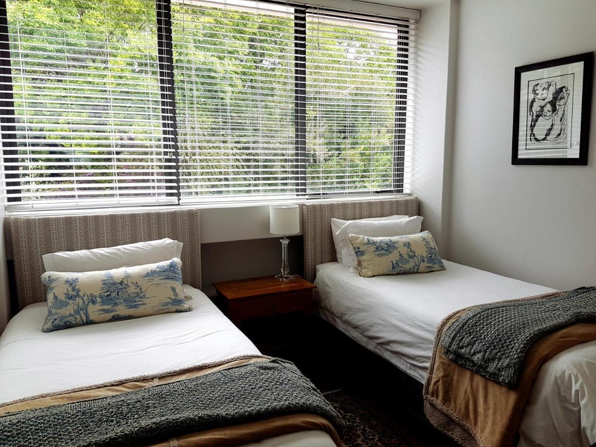 Modern, Centrally Located Dorp Street Apartment Stellenbosch Eksteriør billede